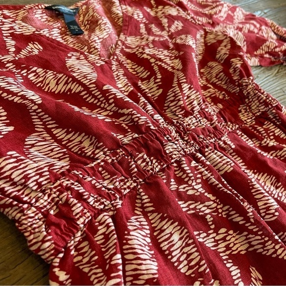 Banana Republic Top Blouse 100% Linen Red Tribal Floral Botanical Boho Office - Picture 5 of 12